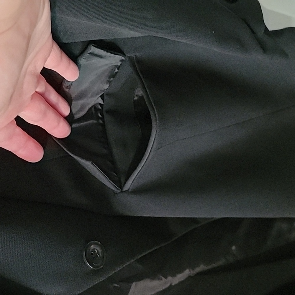 Classic Black Women's Blazer - Picture 4 of 9